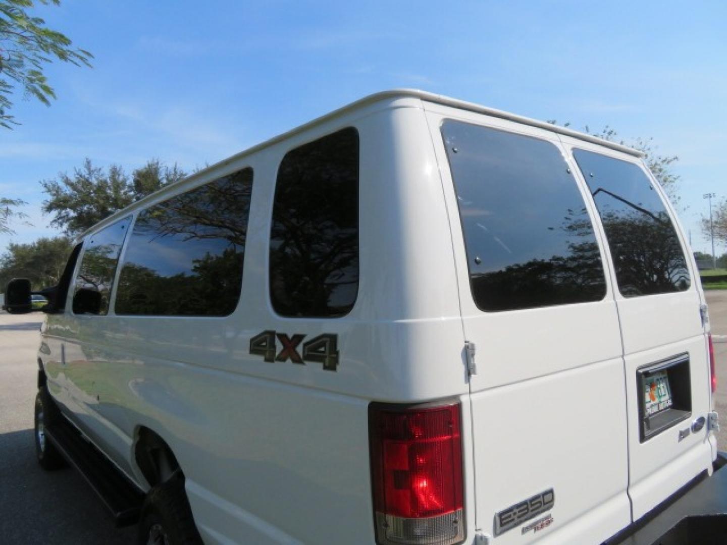 2014 White /GRAY Ford E-Series Wagon XLT (1FBSS3BL6ED) , AUTOMATIC transmission, located at 4301 Oak Circle #19, Boca Raton, FL, 33431, (954) 561-2499, 26.388861, -80.084038 - Photo#50